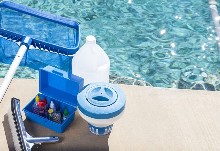 Equipment for testing the quality of pool water and cleaning a pool